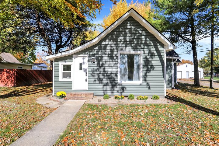 Property Photo: 630 Walnut Street IN 46184