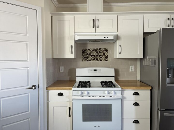 Property Photo: 1320 Westwind Lane MI 49412