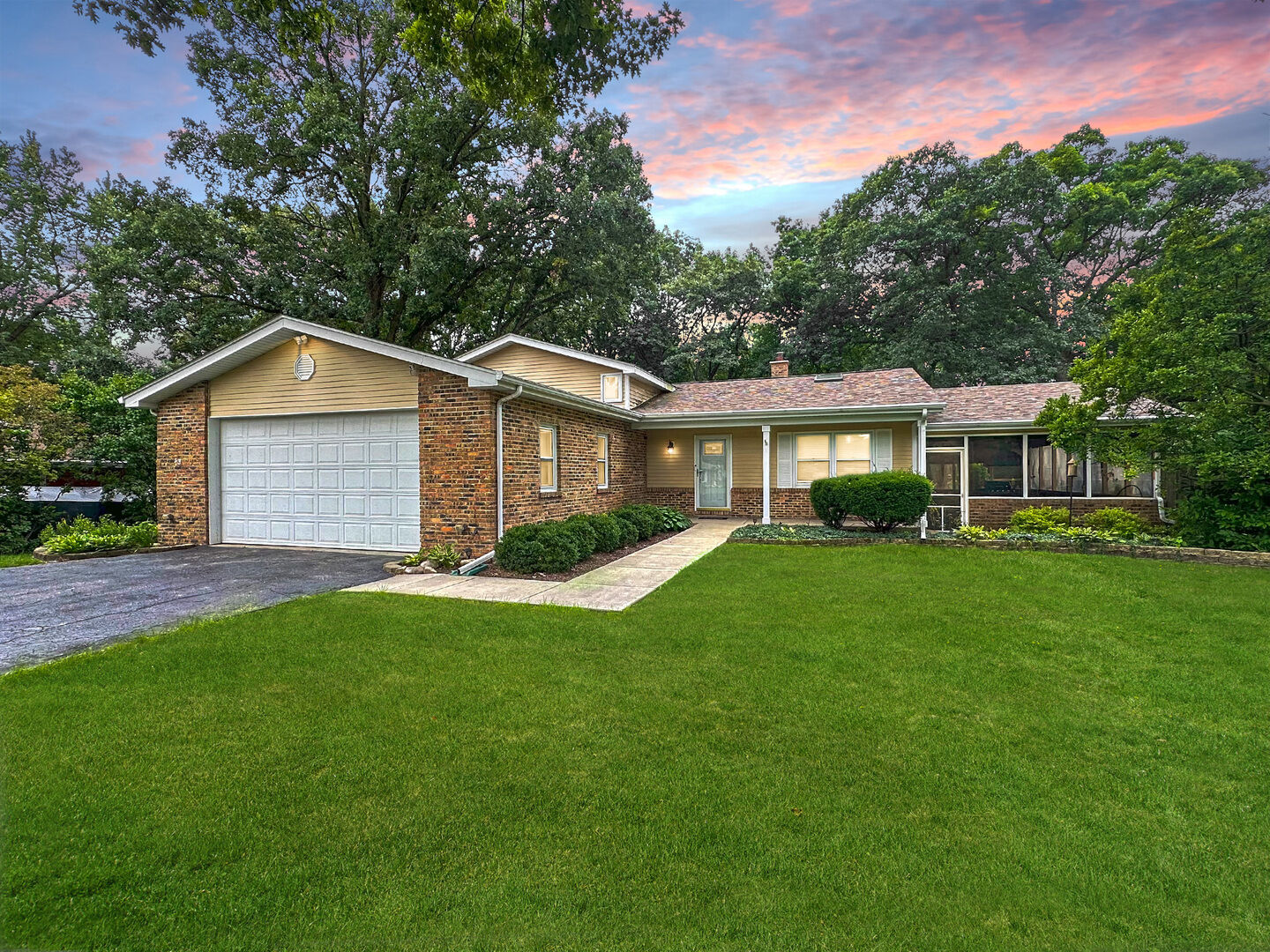 Property Photo:  30W359 Wiant Road  IL 60185 