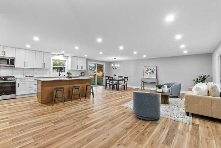 Property Photo:  305 Williams Drive  IL 60193 