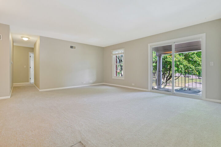 Property Photo:  520 Shorely Drive 203  IL 60010 