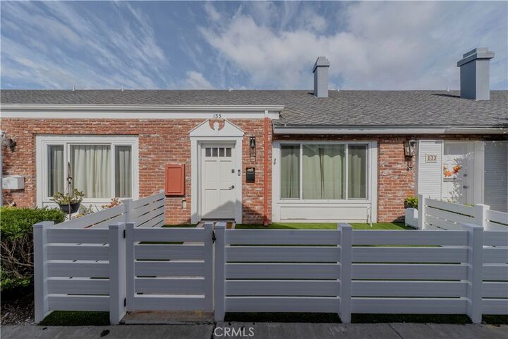 135 Morristown  Costa Mesa CA 92626 photo