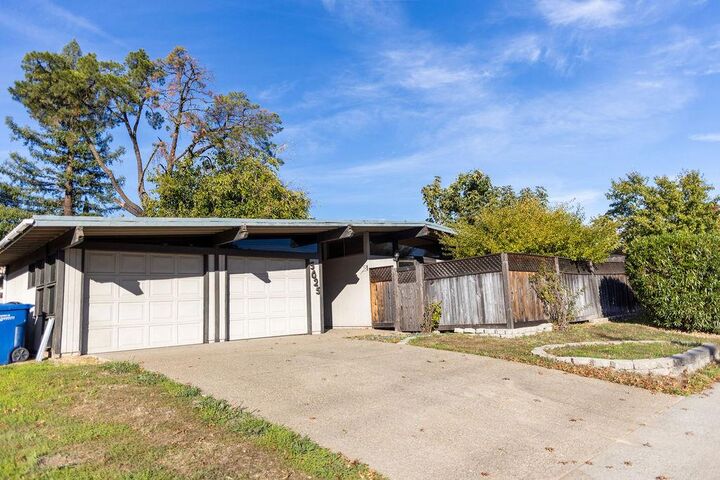 Property Photo: 5025 Hemlock Street CA 95841