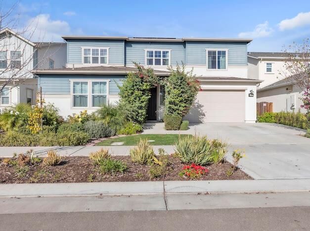 Property Photo: 1557 Huntington Way CA 95330