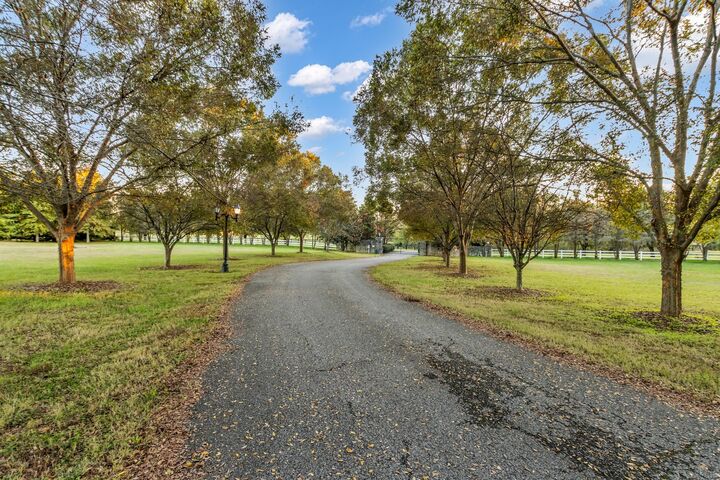 Property Photo:  2942 Spanntown Rd  TN 37014 