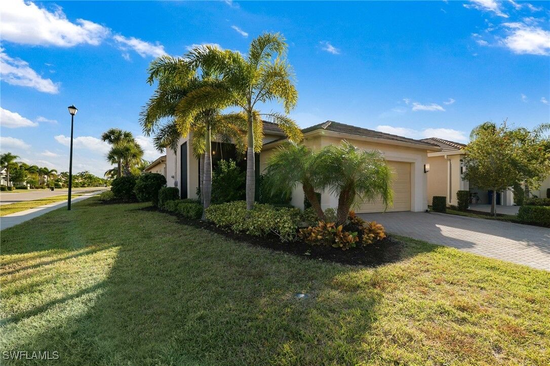 Property Photo:  16061 Starglazer Place  FL 34135 