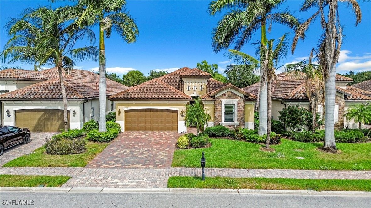 Property Photo:  2834 Aviamar Circle  FL 34114 