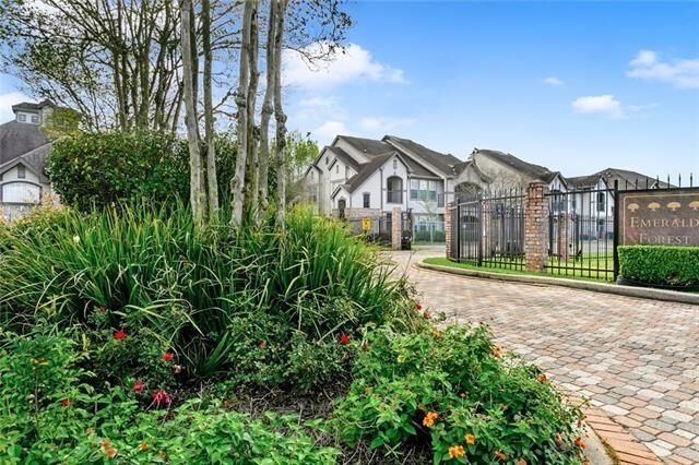 Property Photo: 350 Emerald Forest Boulevard 4202 LA 70433