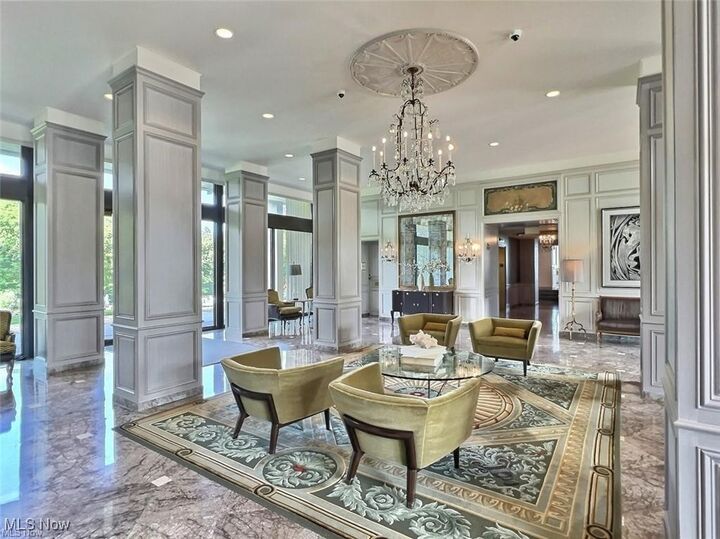 Property Photo: 2 Bratenahl Place 2D OH 44108