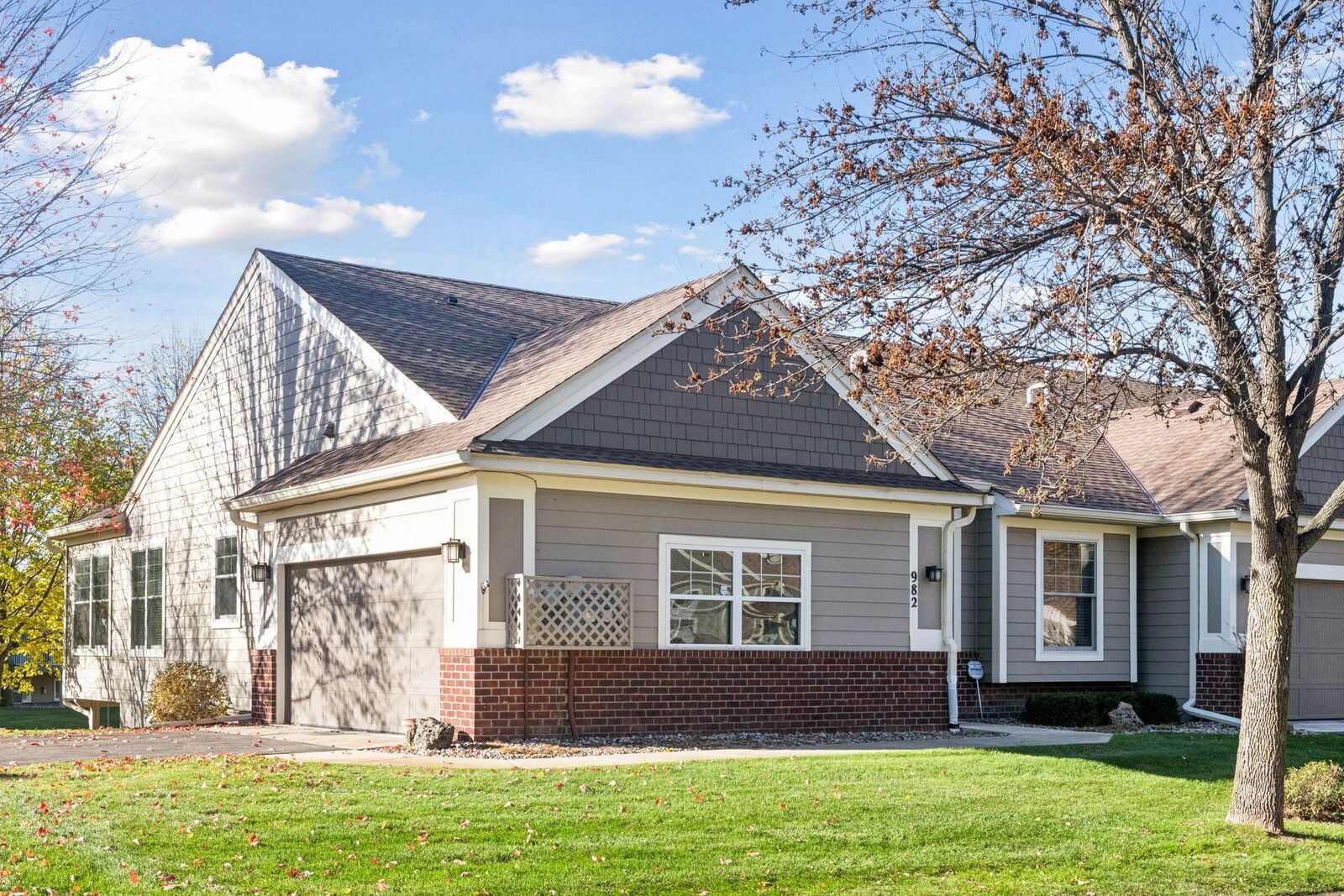 Property Photo: 982 Victoria Greens Boulevard MN 55386