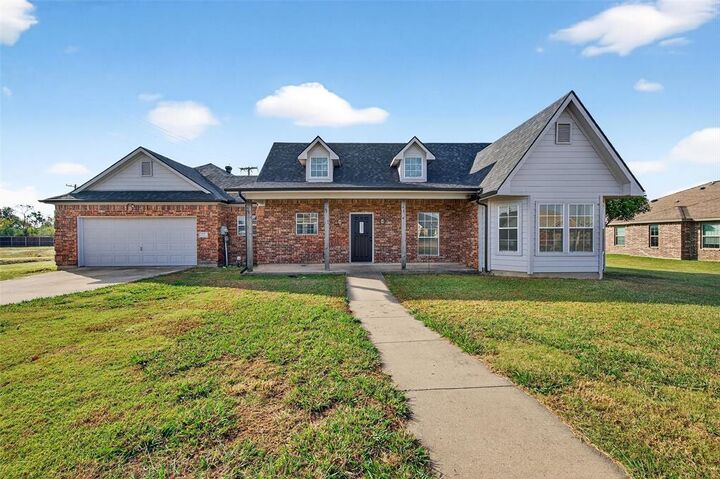 Property Photo: 501 Harris Street TX 75058