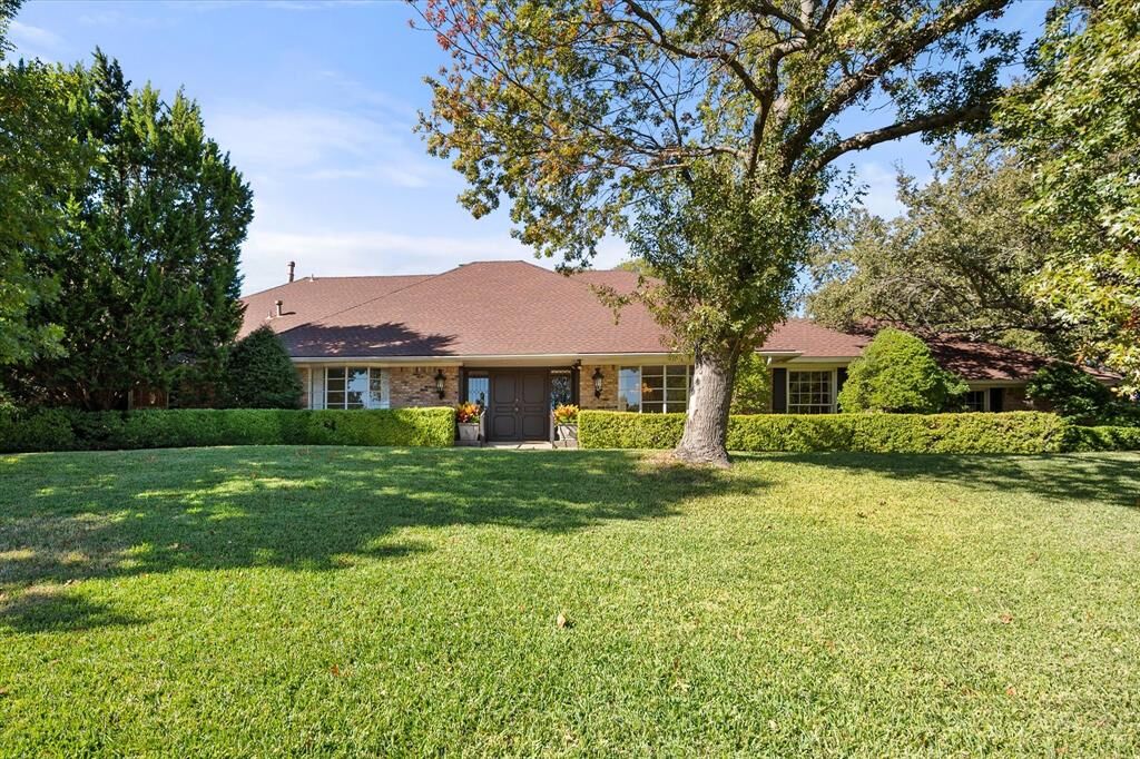 Property Photo: 3466 Sagecrest Terrace TX 76109