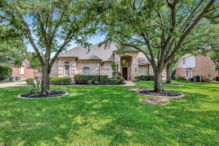 Property Photo: 710 Longford Drive TX 76092