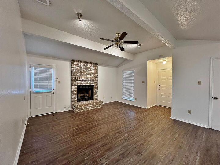 Property Photo:  224 Valley Spring Drive  TX 76018 