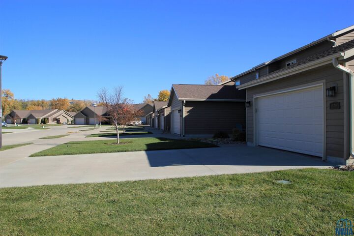 Property Photo:  200 Prairie Bluff Drive  IA 51054 