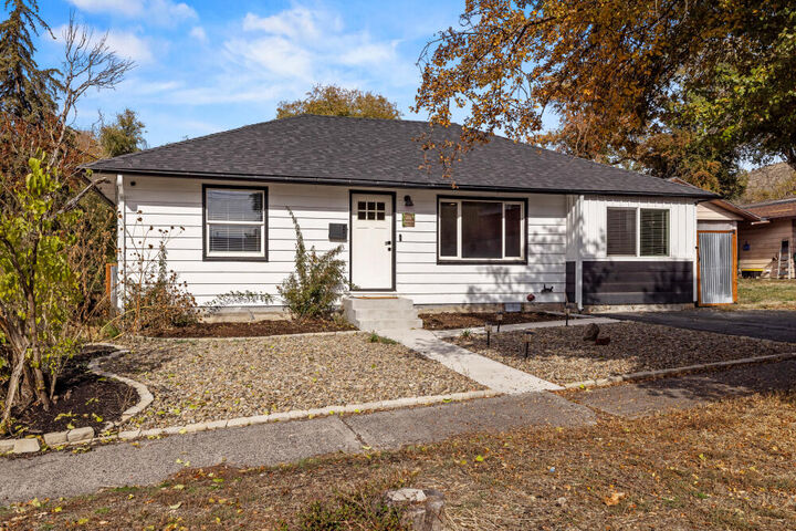 Property Photo: 1855 Portland Street OR 97601