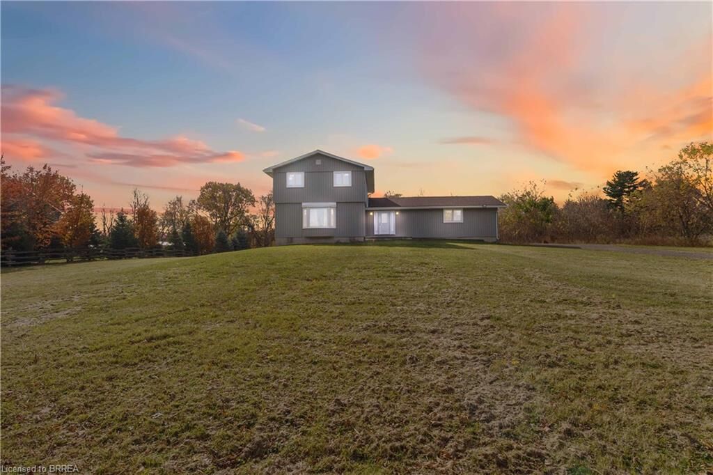 Photo de la propriété: 8 War Road ON N3T 5L6