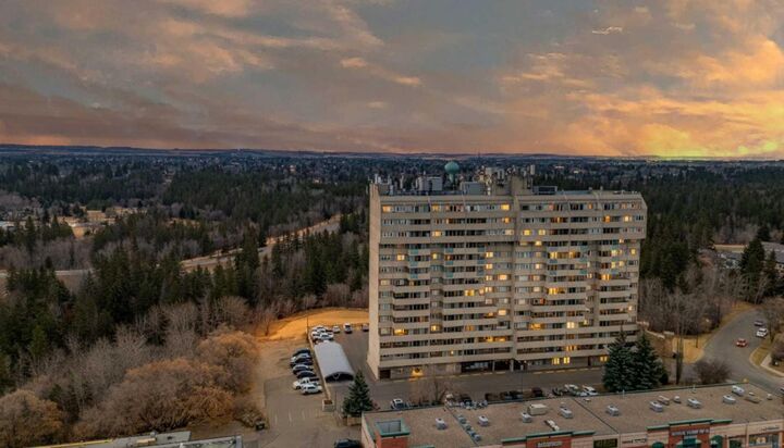 4902 37 Street 306  Red Deer AB T4N 6M9 photo