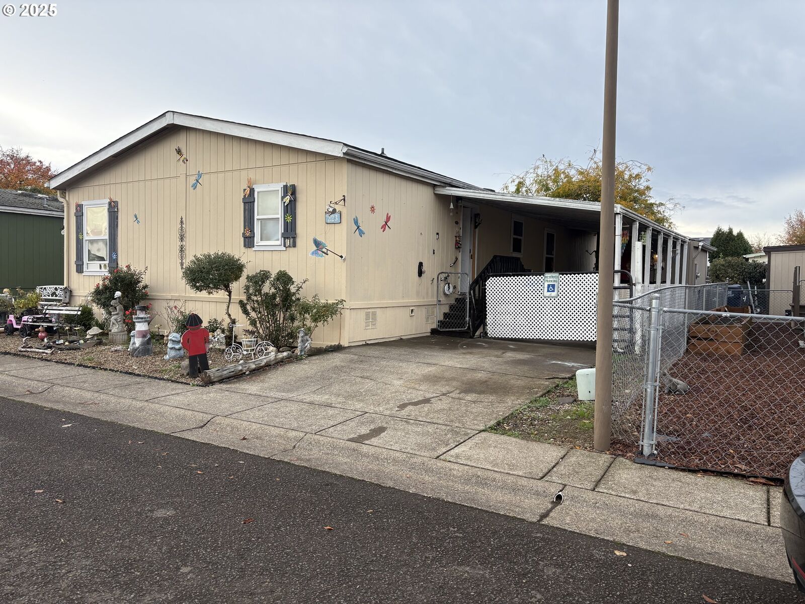 Property Photo: 1699 N Terry St 223 OR 97402