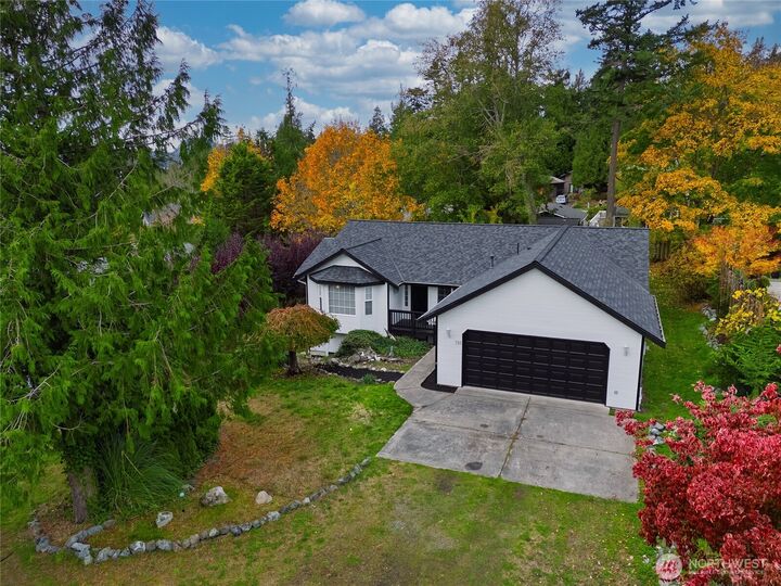 Property Photo: 752 Tillamuk Drive WA 98257