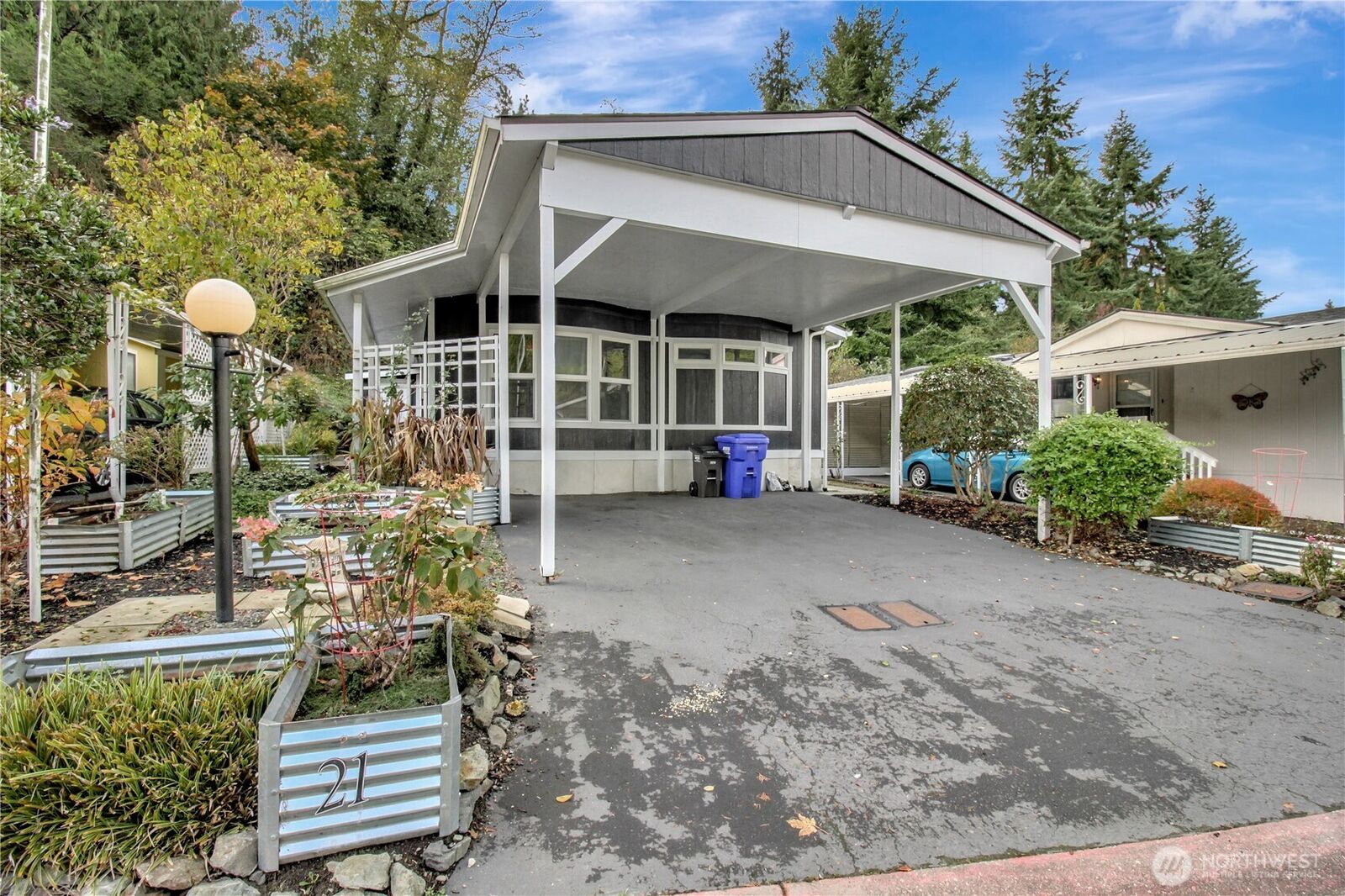 Property Photo: 5810 Fleming Street 21 WA 98203