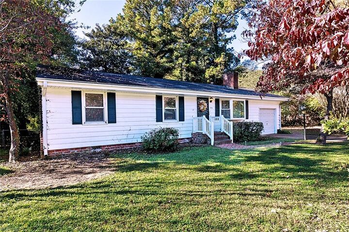 Property Photo: 475 Catesby Ln VA 23185