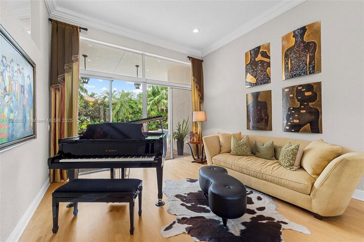 Property Photo: 2734 Oakbrook Dr FL 33332