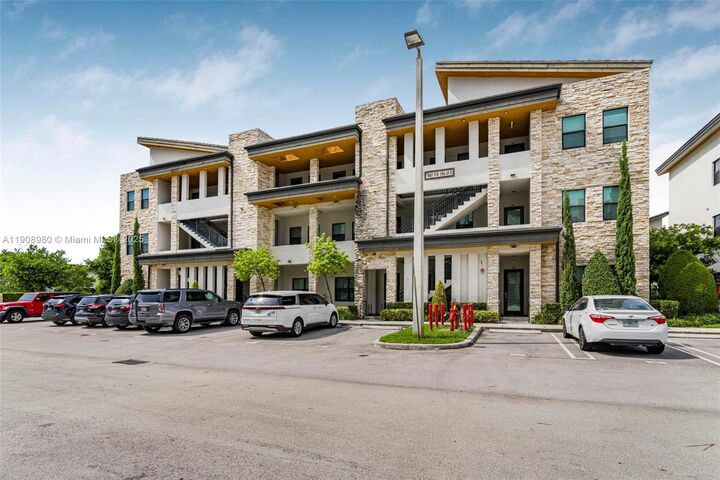 7865 NW 104th Ave 33  Doral FL 33178 photo