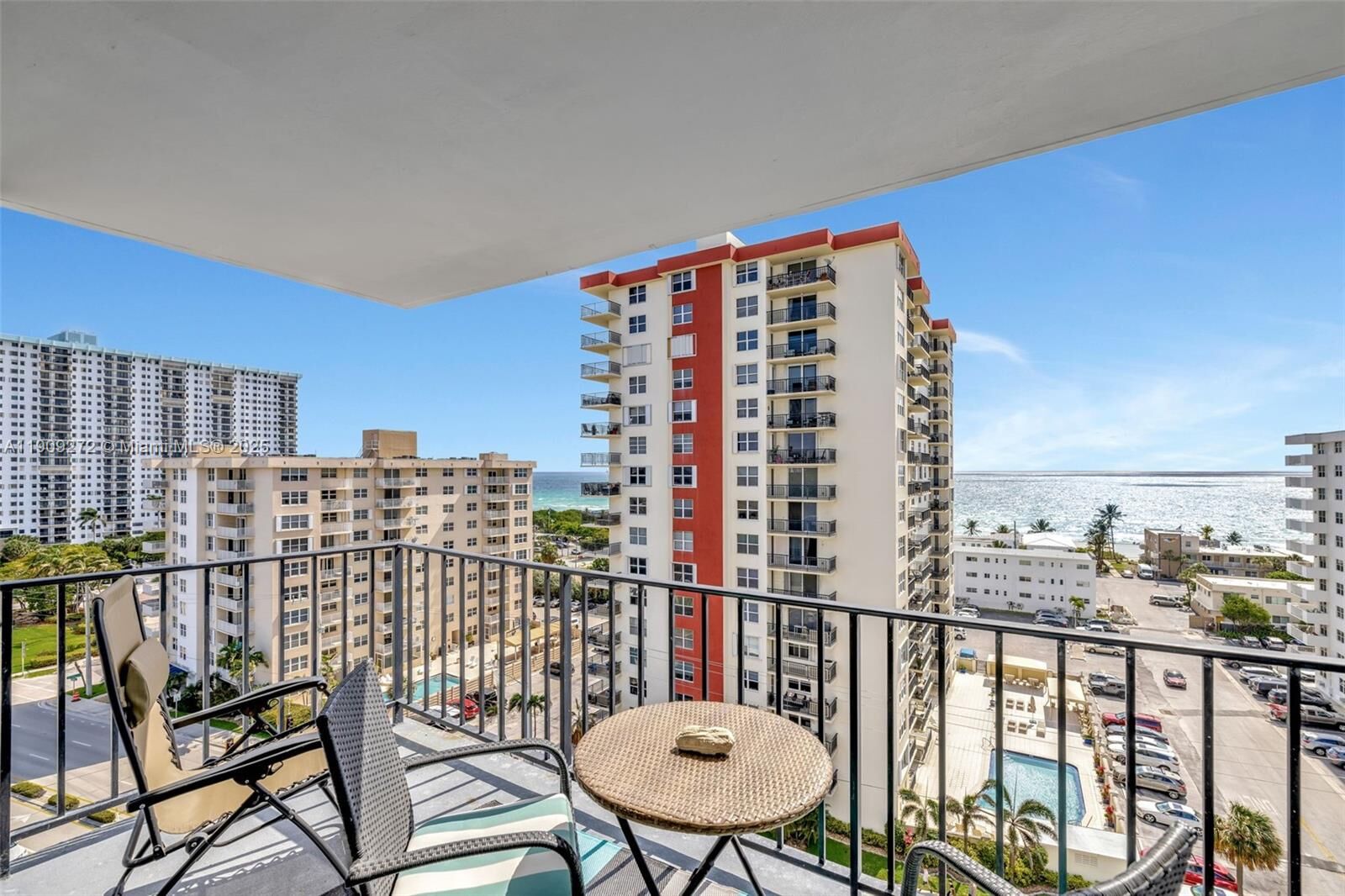 Property Photo:  1400 S Ocean Dr 1001  FL 33019 