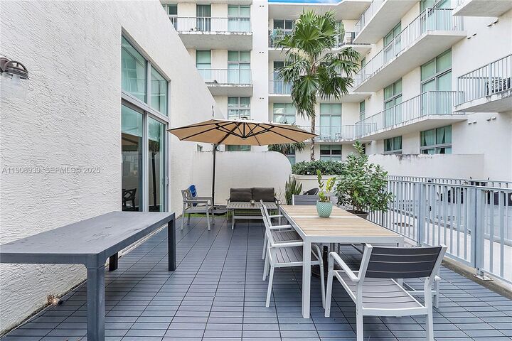 Property Photo: 2100 Van Buren Street #102 FL 33020