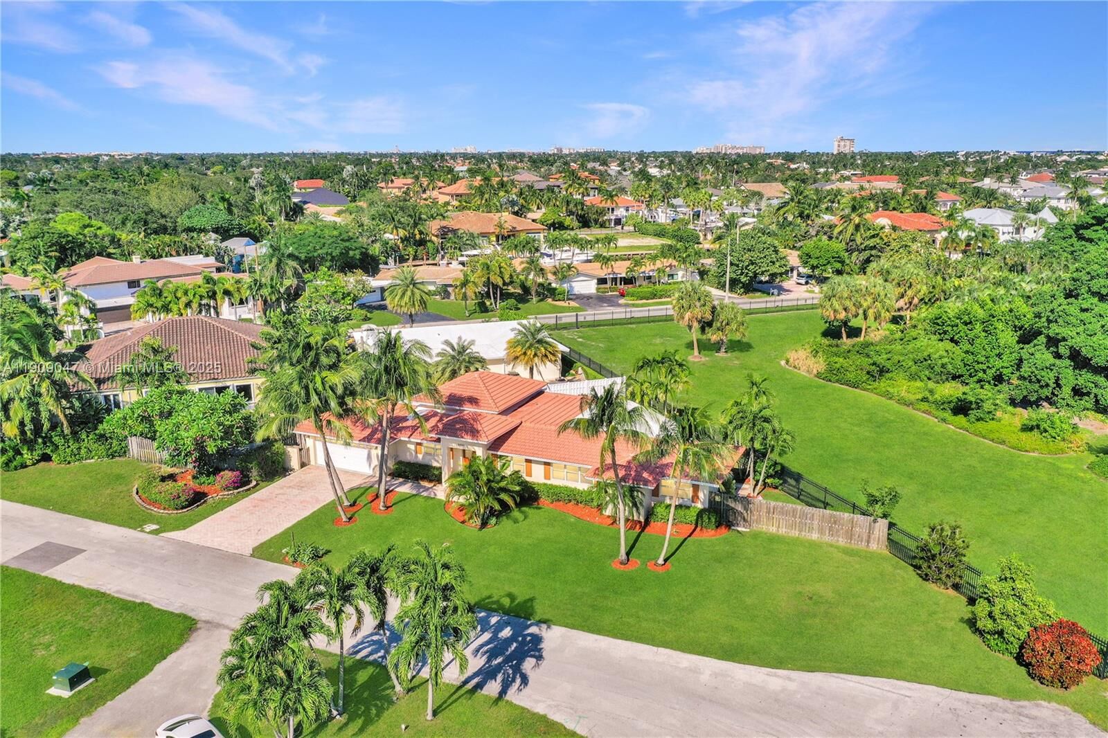 Property Photo: 2350 NE 27th Ter FL 33062