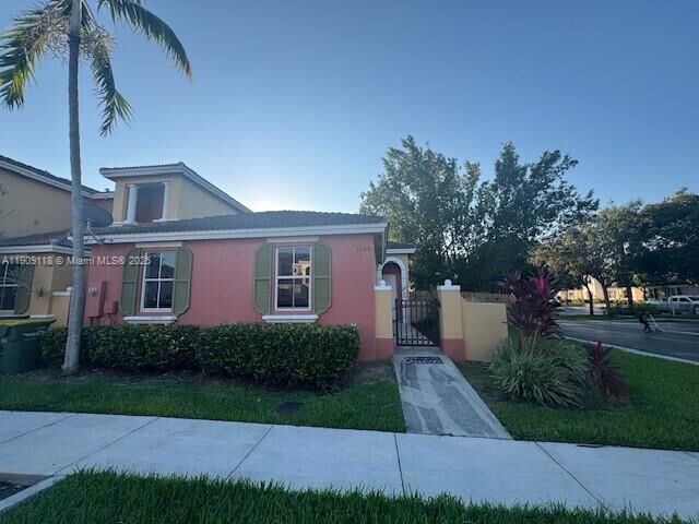 Property Photo: 2288 NE 42nd Ave FL 33033
