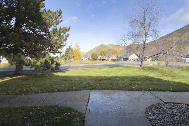 Property Photo:  850 Shenandoah Dr 22  ID 83333 