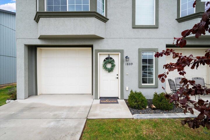 Property Photo: 1809 E Highland St WA 99301