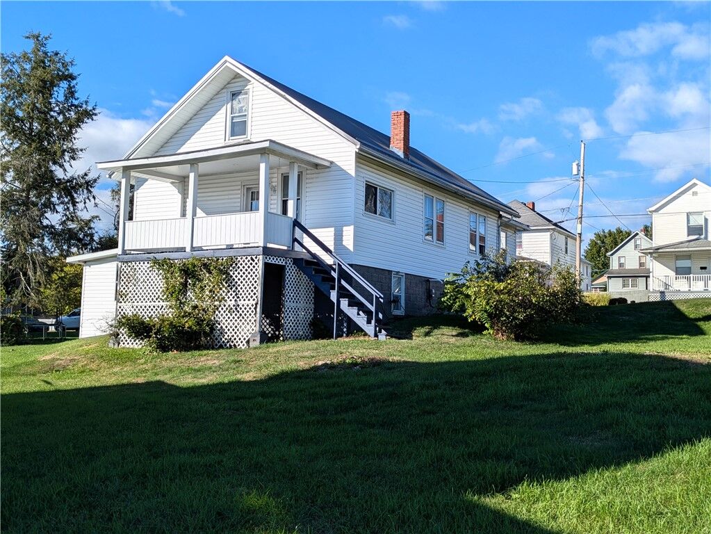 Property Photo: 717 George St PA 15683