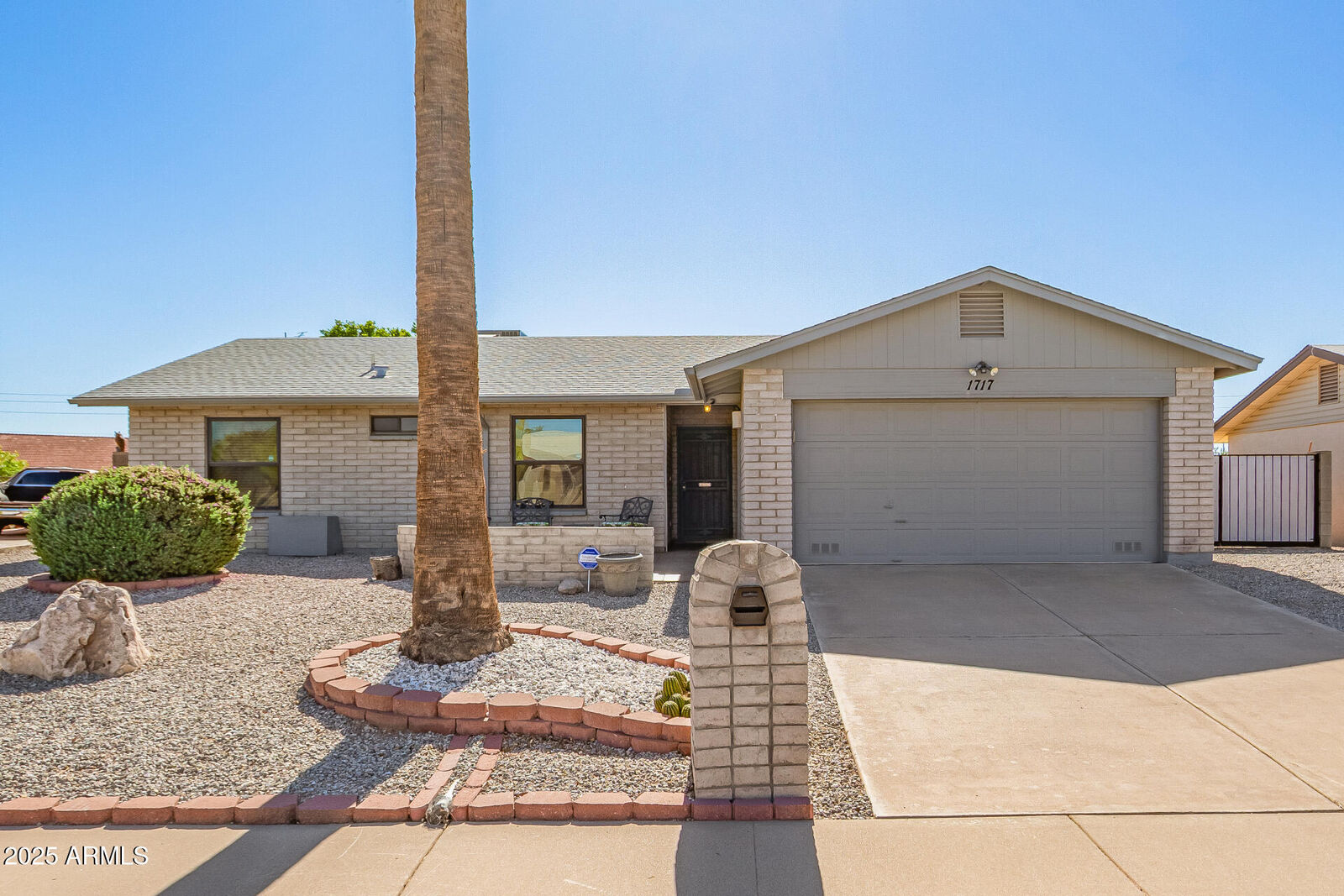 Property Photo:  1717 W 15th Lane  AZ 85120 
