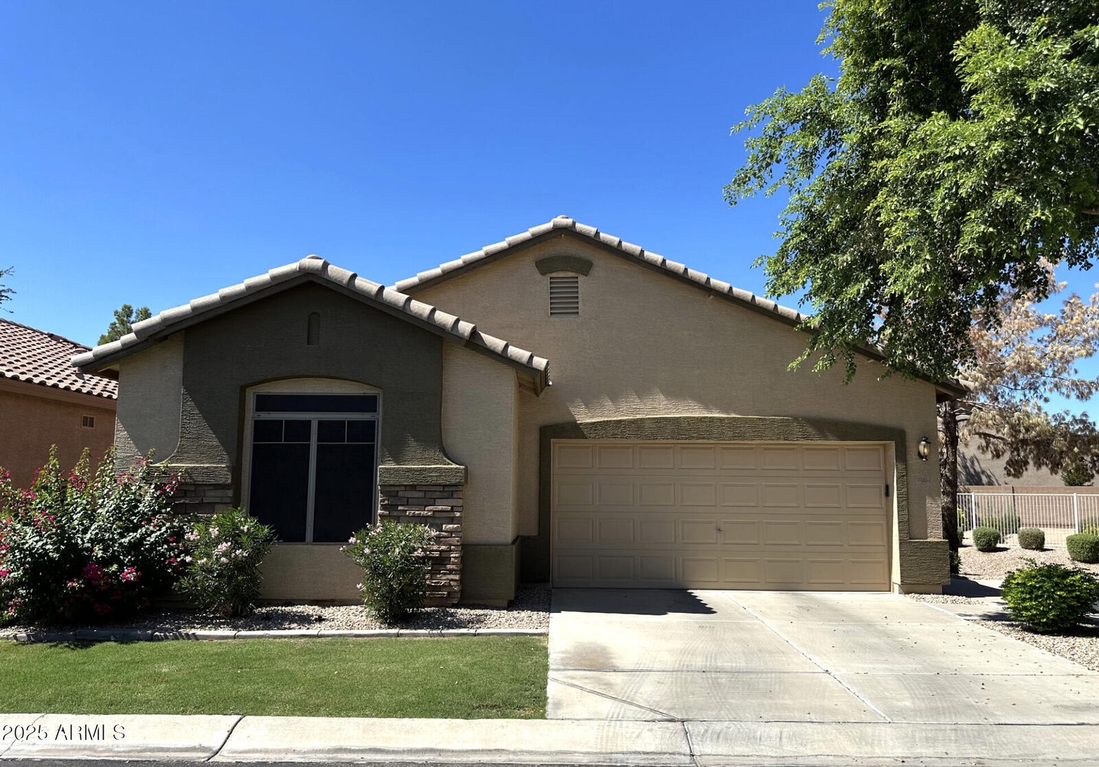 Property Photo:  1946 E Browning Place  AZ 85286 