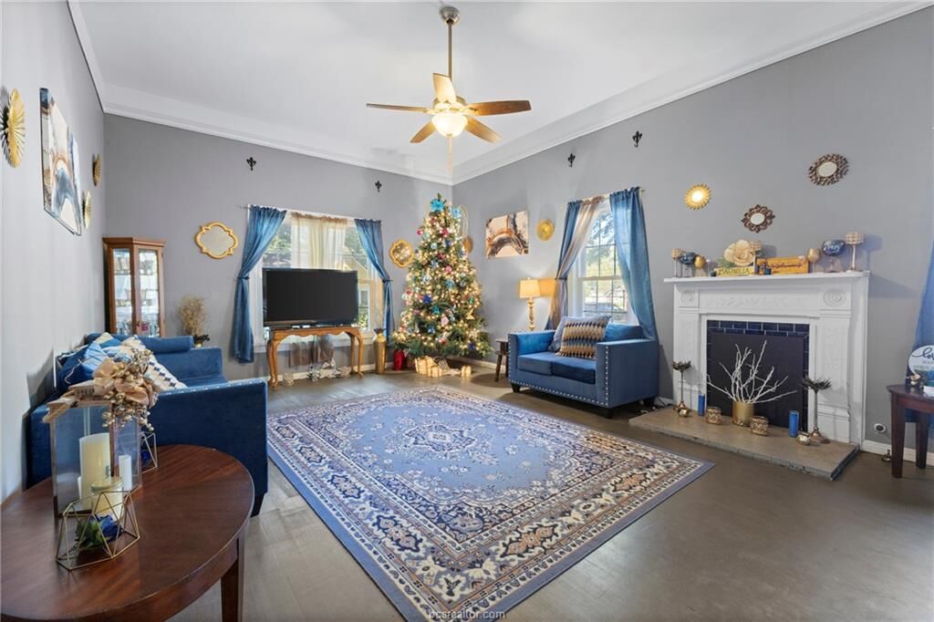 Property Photo:  1007 South Magnolia Street  TX 77859 