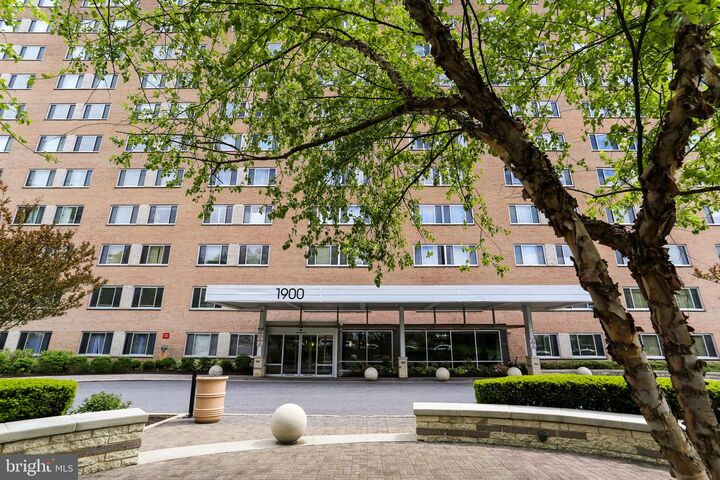 Property Photo: 1900 Lyttonsville Road 802 MD 20910