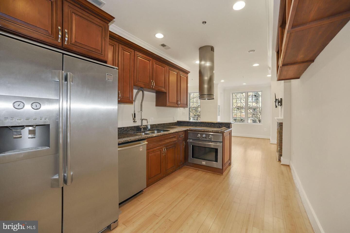 Property Photo: 1126 Columbia Road NW 3 DC 20009