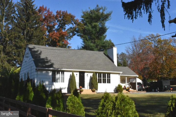 28 Delaware Avenue  Ewing NJ 08628 photo