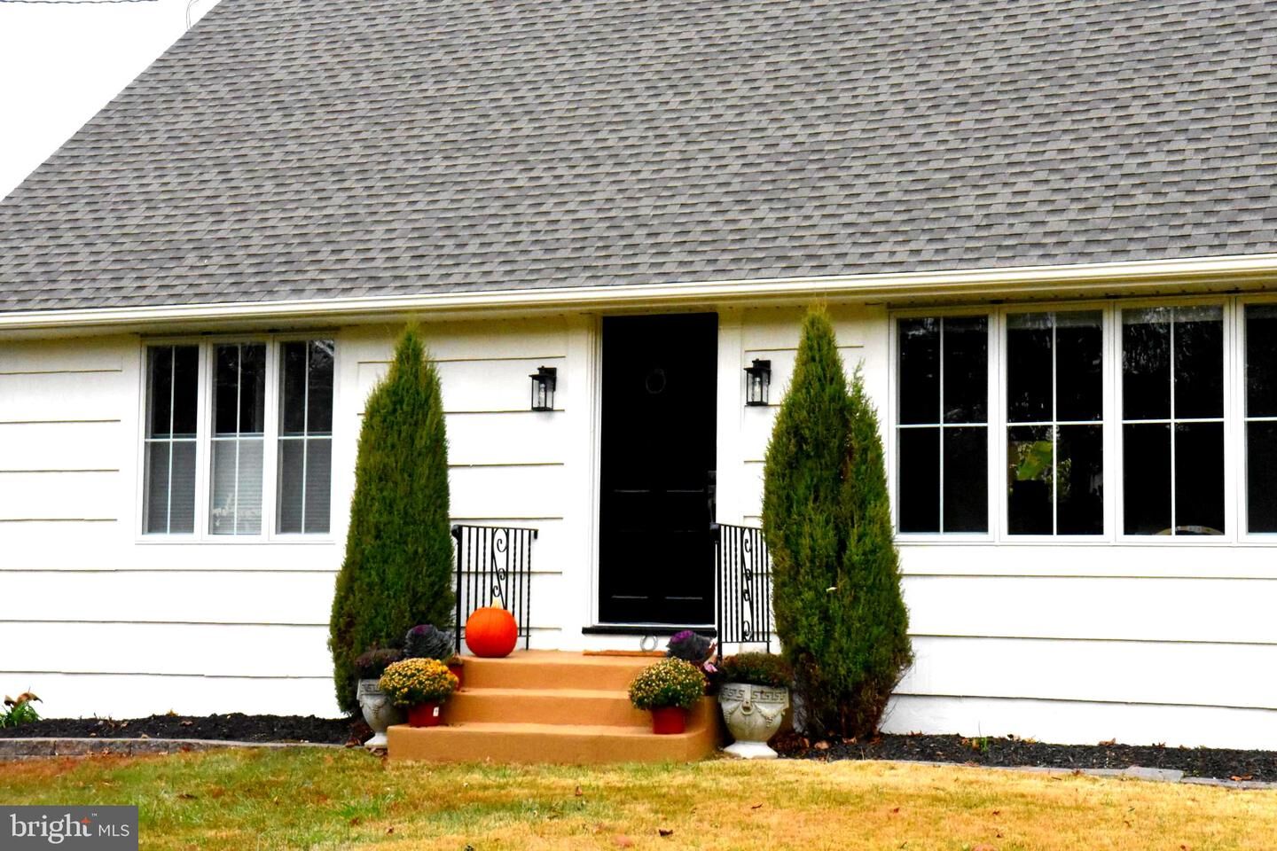 Property Photo:  28 Delaware Avenue  NJ 08628 