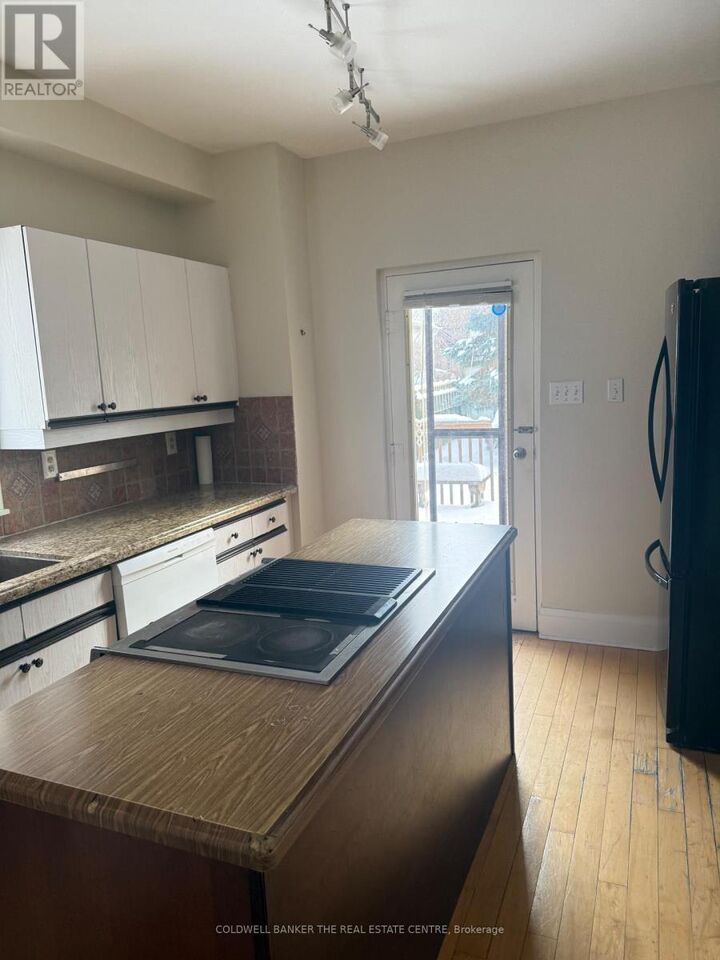 Property Photo:  450 Botsford Street  ON L3Y 1T1 