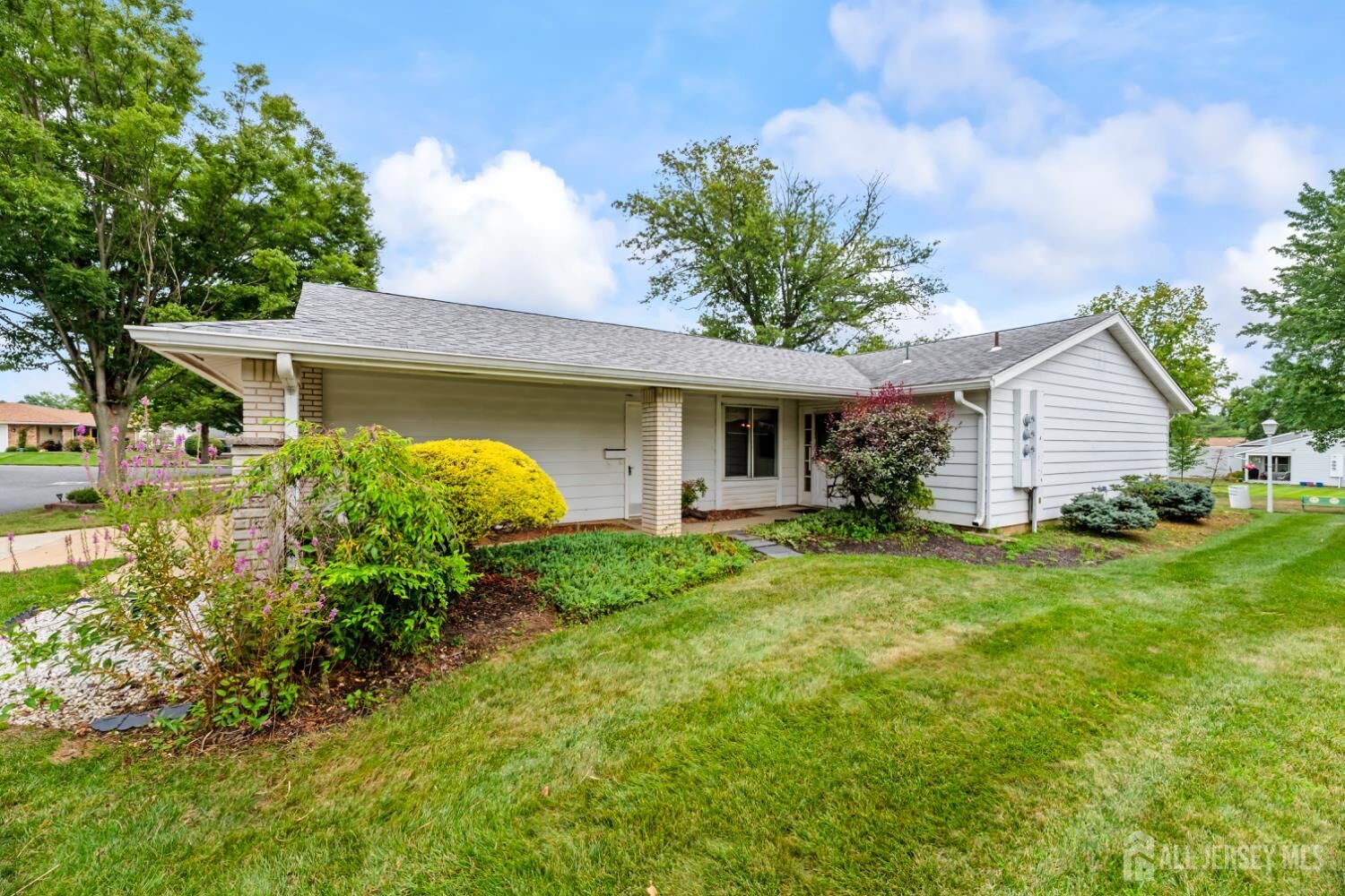 Property Photo: 166 Laurel Plaza 166C NJ 08831