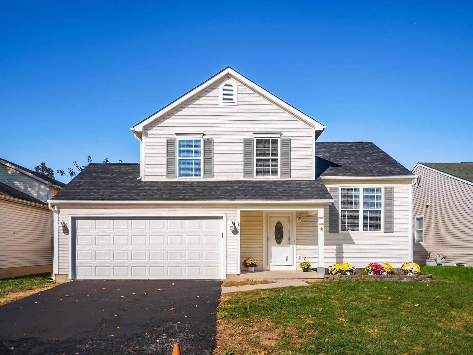 Property Photo:  864 Robmeyer Drive  OH 43207 