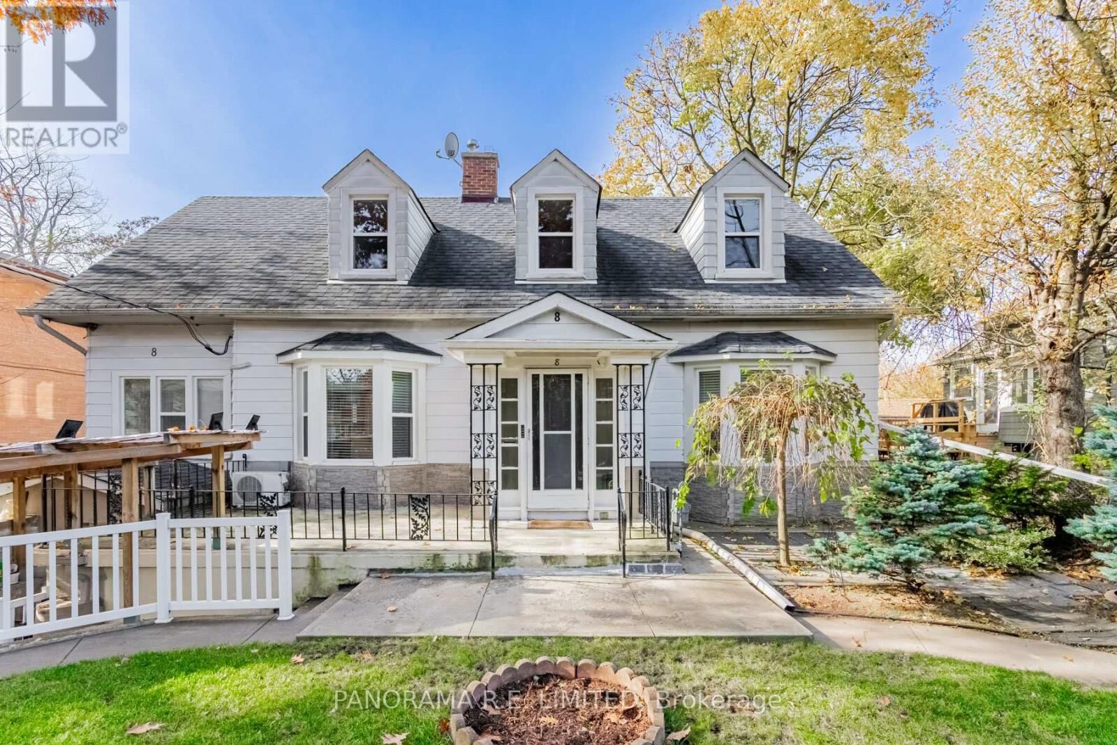 Property Photo:  8 Thirty Third Street 4  ON M8W 3G8 