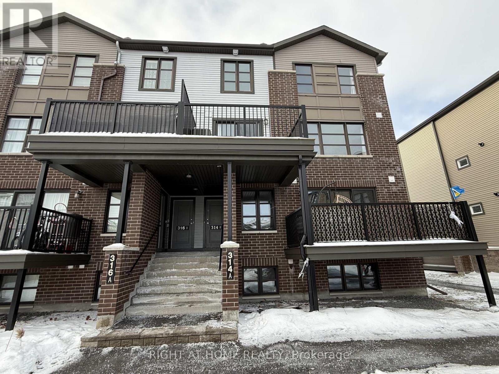 Property Photo: 314 Des Tilleuls Private B ON K4A 1B7