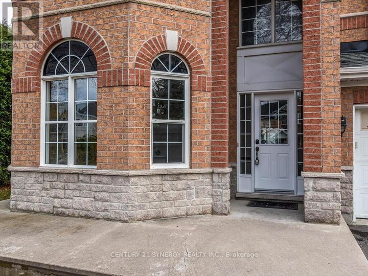 Property Photo: 34 Eliza Crescent ON K2S 2A3