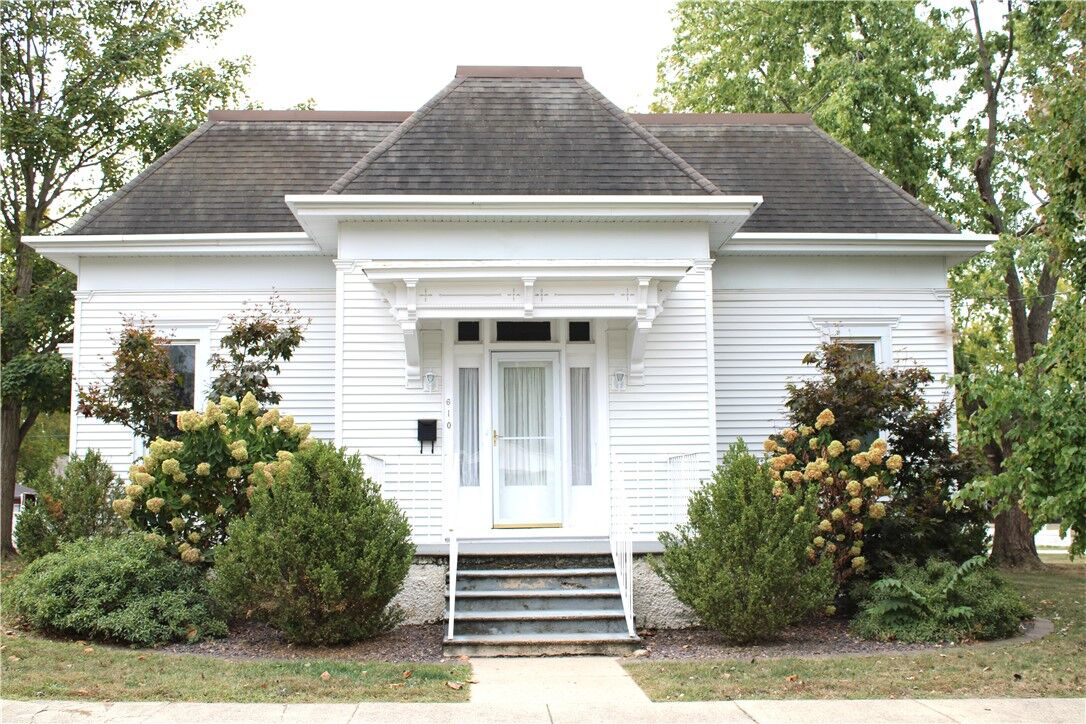 Property Photo: 610 W North 3rd Street IL 62565