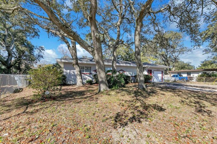 Property Photo: 348 NE Gardner Drive FL 32548